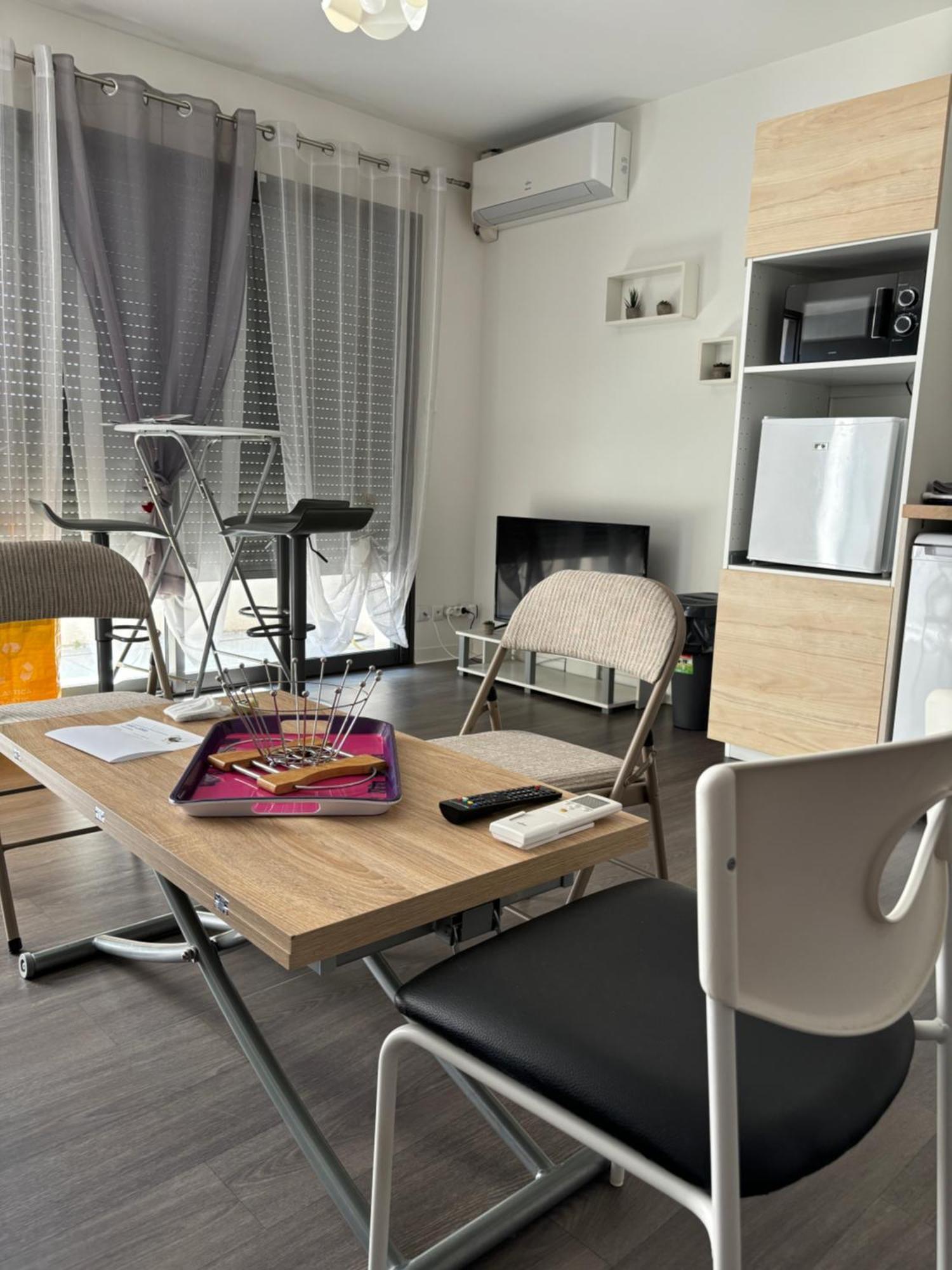 Grand Studio Confortable Et Spacieux Avec Terrasse Villeneuve-les-Maguelonne Bagian luar foto